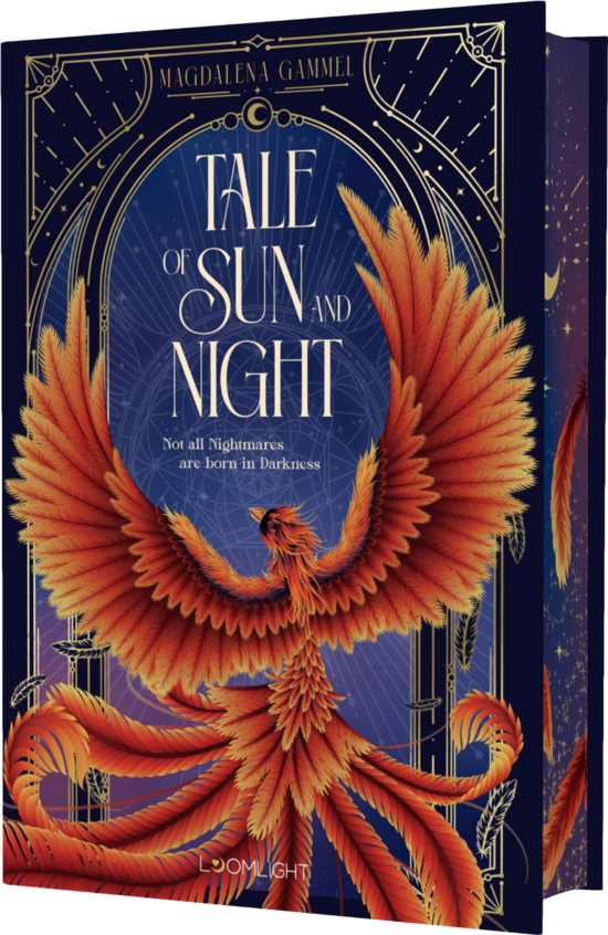 Das Buchcover zeigt einen majestätischen, rot-goldenen Phönix mit weit ausgebreiteten Flügeln vor einem tiefblauen Hintergrund. Der Titel „Tale of Sun and Night“ ist in eleganter Schrift über dem Vogel platziert.