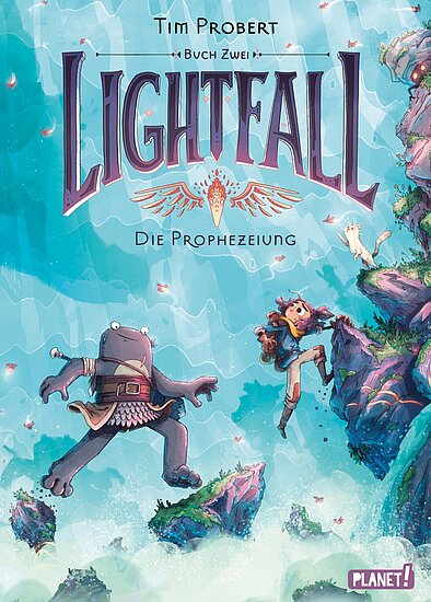 Das Buchcover zeigt einen jungen Helden mit braunen Haaren in buntem Outfit und einen großen, grünen Frosch sowie eine fliegende Kreatur. Die Szene ist in leuchtenden Blautönen gehalten, umgeben von Felsen und einer fantastischen Landschaft.