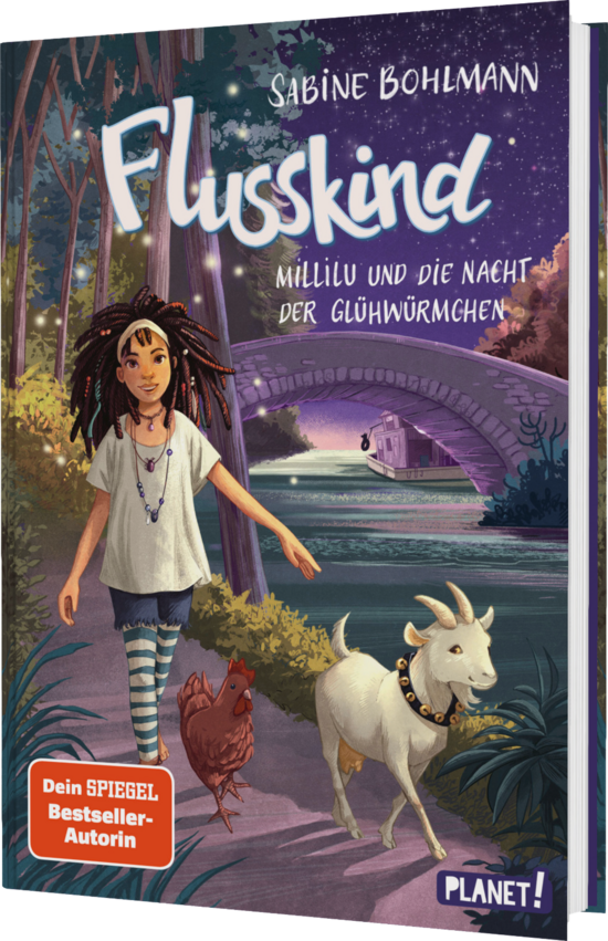 Das Buchcover zeigt ein Mädchen mit Dreadlocks in einfacher Kleidung, das am Fluss steht. Neben ihr sind eine weiße Ziege und ein rotes Huhn zu sehen, umgeben von einer bunten nächtlichen Landschaft mit einem beleuchteten Brückenbogen.