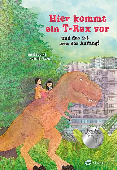 Das Buchcover zeigt einen orangefarbenen T-Rex, auf dessen Ruecken ein Mann und ein Maedchen sitzen, vor gruenem Laub und grauen Hochhaeusern.