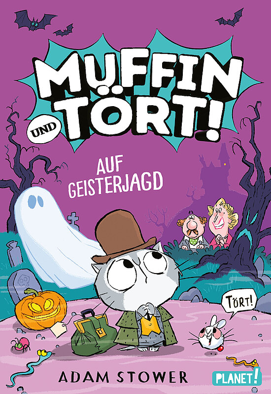 Das Buchcover zeigt eine graue Katzenfigur mit Hut und Mantel auf einem violetten Friedhof mit weißem Geist, Kürbis, Fledermäusen und knorrigen Bäumen.