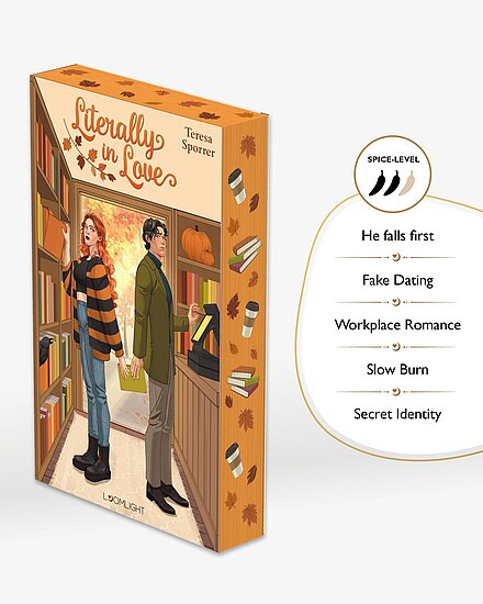 Das Buchcover zeigt ... zwei Rücken an Rücken Personen in orangeem Bücherregal, eine rothaarige Frau im gestreiften Pullover und einen Mann mit Kürbis.