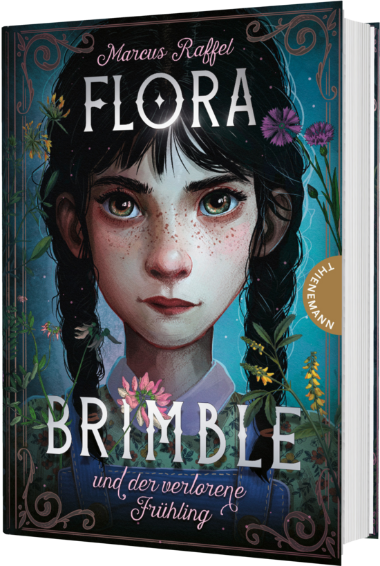 Das Buchcover zeigt … ein Porträt eines Mädchens mit dunklen Zöpfen und Sommersprossen, umgeben von Wildblumen vor türkisblauem Hintergrund.